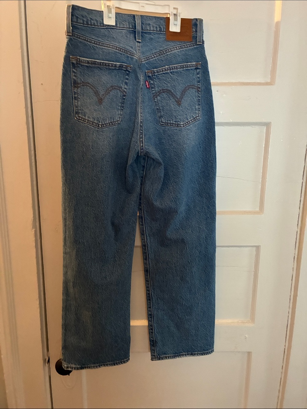 Levi's Medium Wash Ribcage Straight Leg Ankle Jeans - Picture 6 of 7